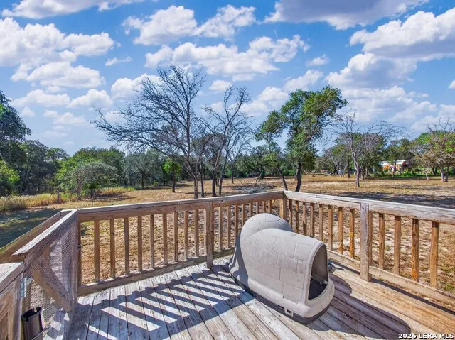 209 Sandy Oaks Dr Seguin, TX 78155