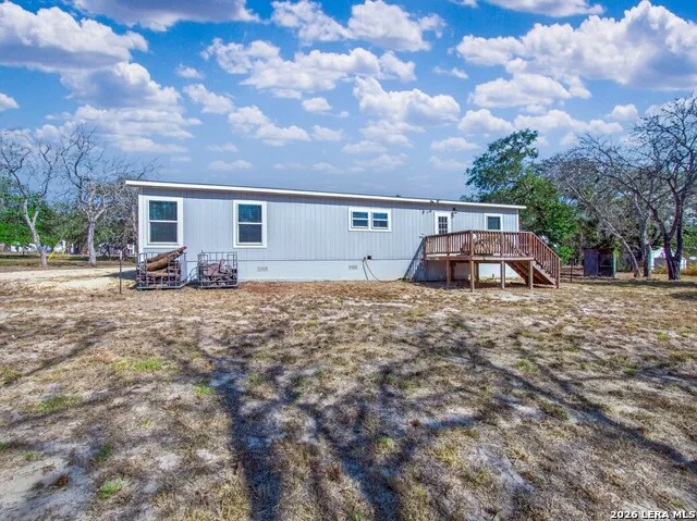 209 Sandy Oaks Dr Seguin, TX 78155