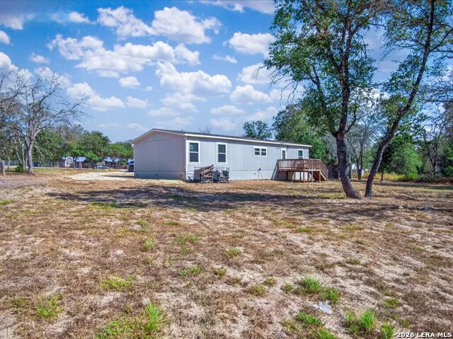 209 Sandy Oaks Dr Seguin, TX 78155