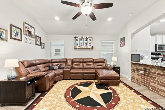 2298 Falcon Way New Braunfels, TX 78130