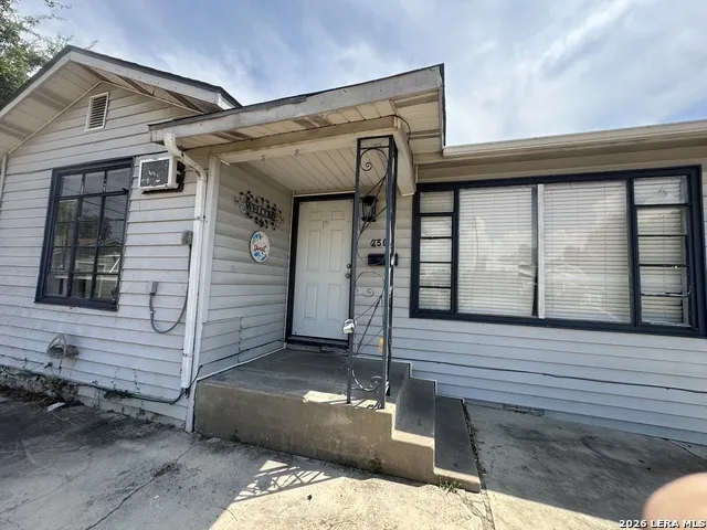 250 golden crown San Antonio, TX 78223