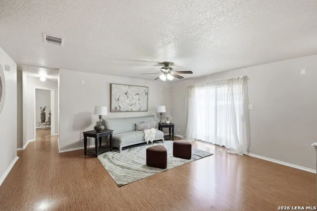 313 Chisholm Trl Seguin, TX 78155