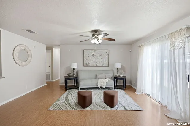 313 Chisholm Trl Seguin, TX 78155