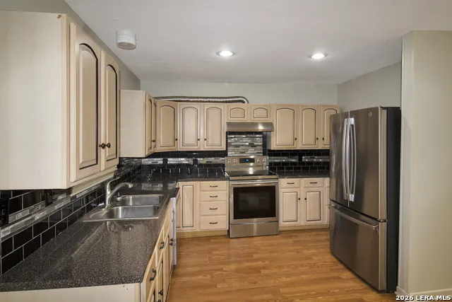 503 MONROE ST Beeville, TX 78102