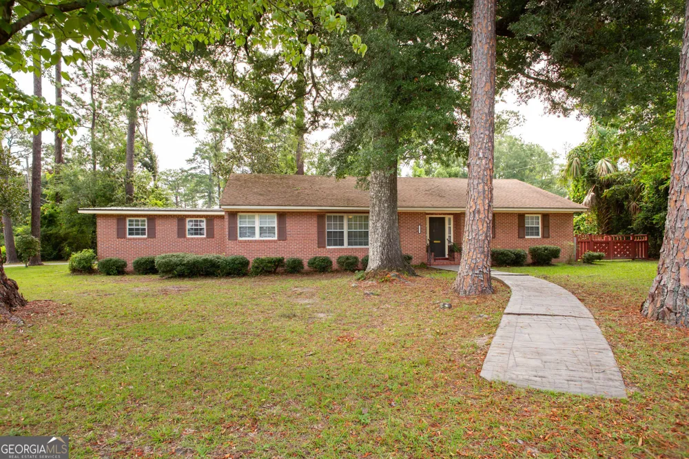 1112 Hill ST Waycross, GA 31501