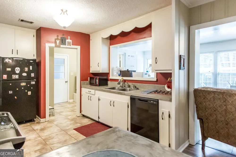 1112 Hill ST Waycross, GA 31501