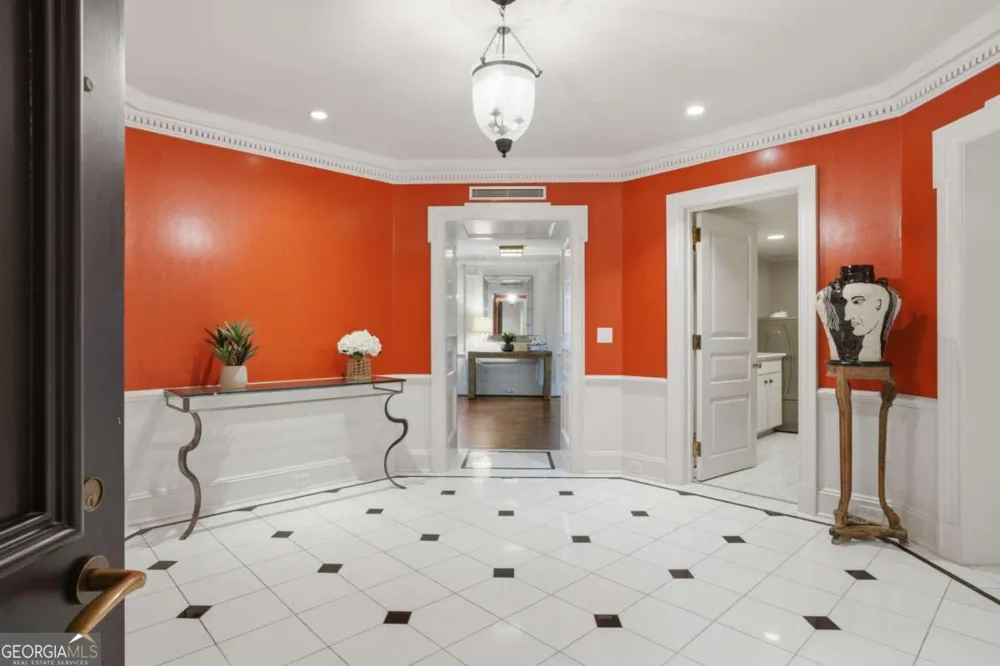 2660 Peachtree RD NW Atlanta, GA 30305
