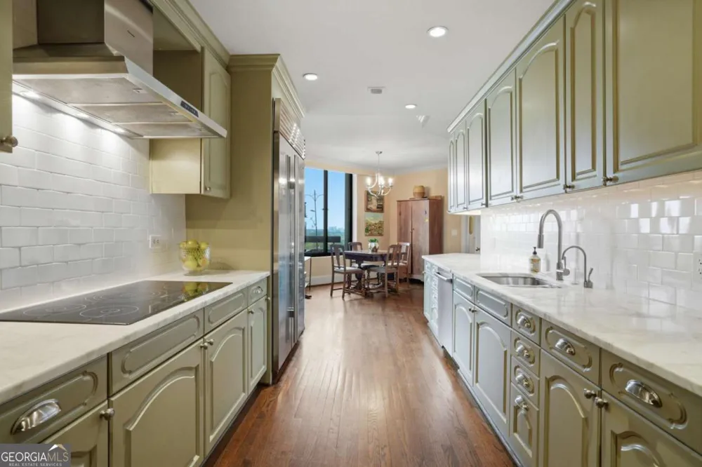 2660 Peachtree RD NW Atlanta, GA 30305