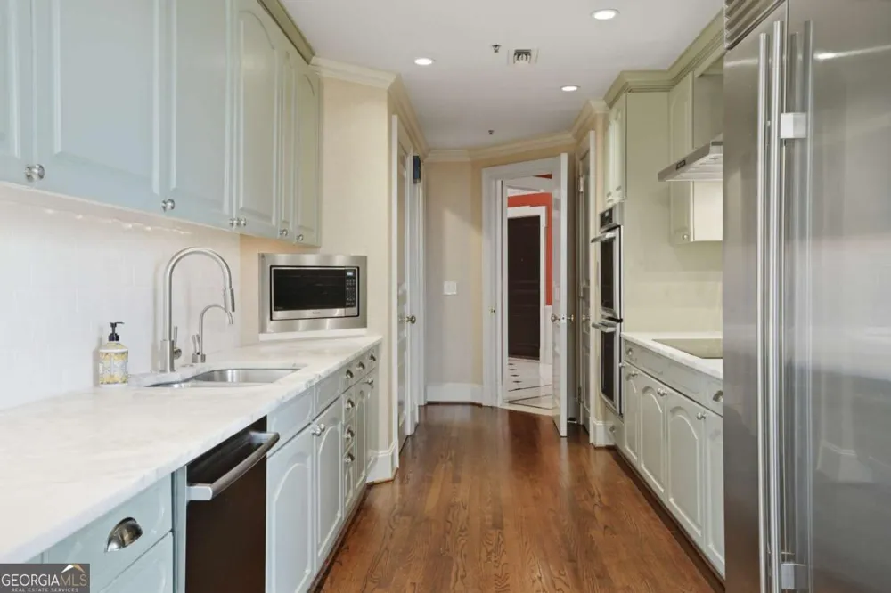 2660 Peachtree RD NW Atlanta, GA 30305