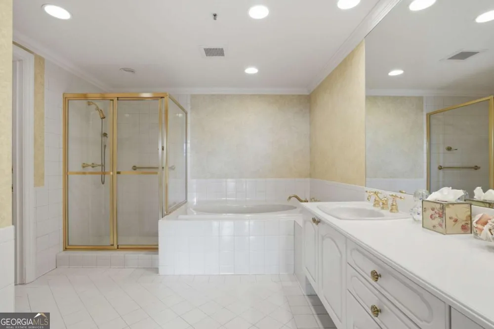 2660 Peachtree RD NW Atlanta, GA 30305
