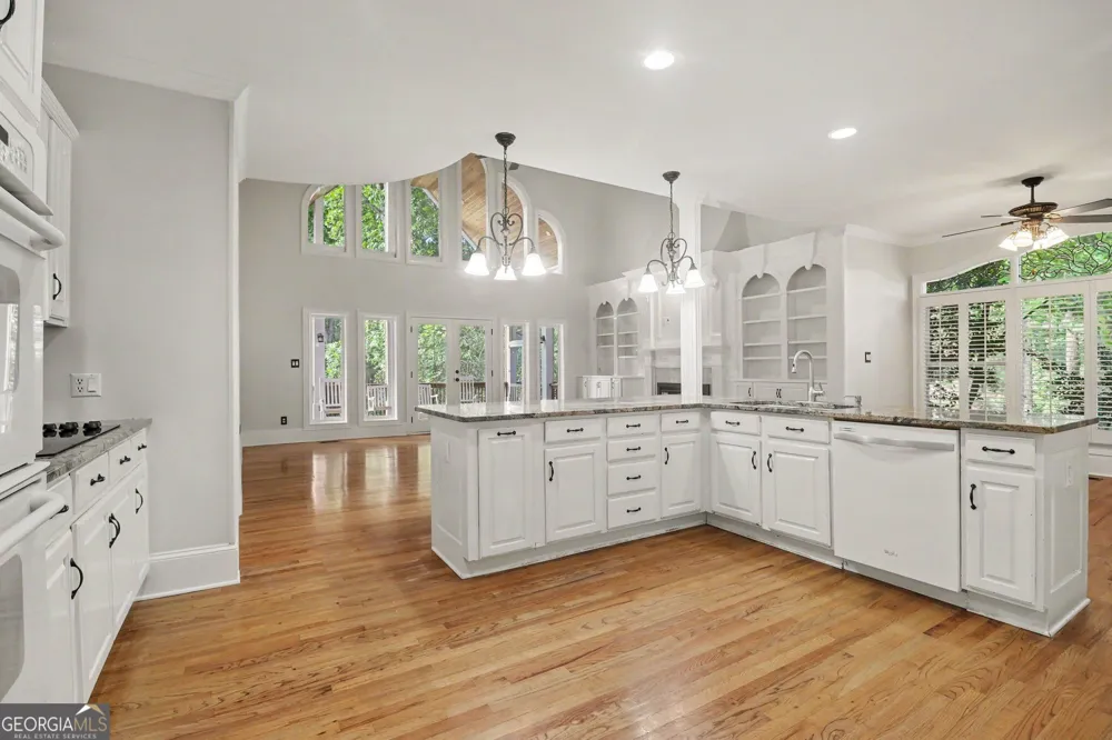 200 Wicklawn WAY Roswell, GA 30076
