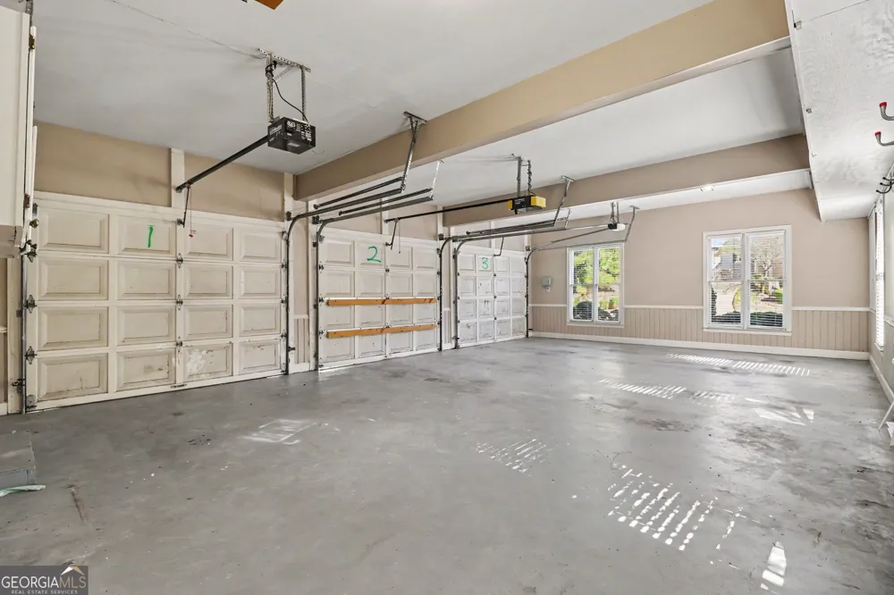 200 Wicklawn WAY Roswell, GA 30076