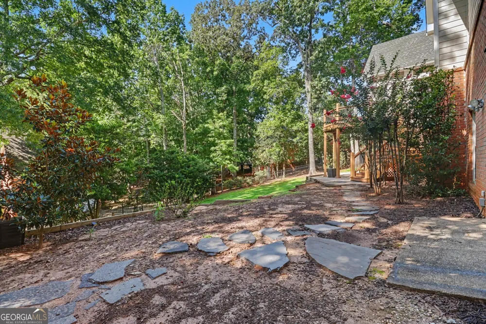 200 Wicklawn WAY Roswell, GA 30076