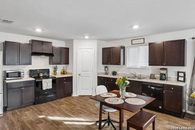 2902 LINDENWOOD RUN San Antonio, TX 78245