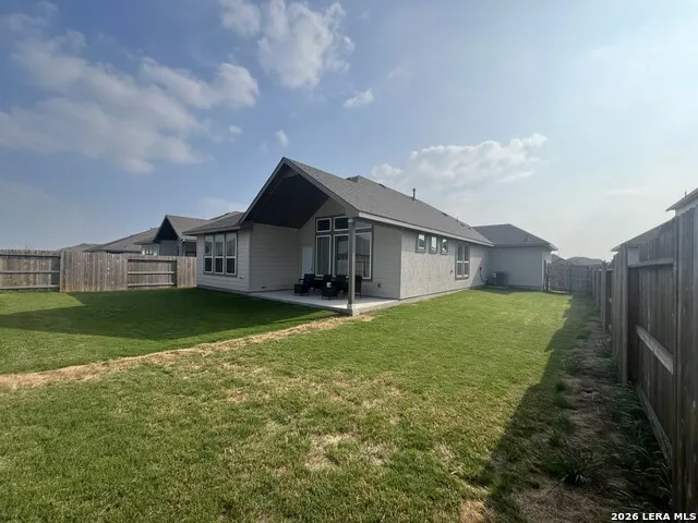 3739 Canby Oak Seguin, TX 78155