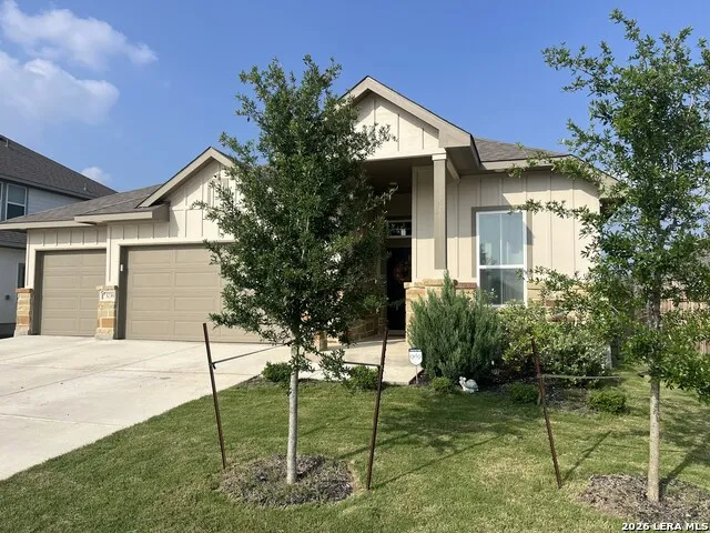 3739 Canby Oak Seguin, TX 78155
