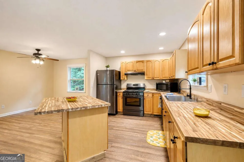 553 Grayce LN Hiawassee, GA 30546