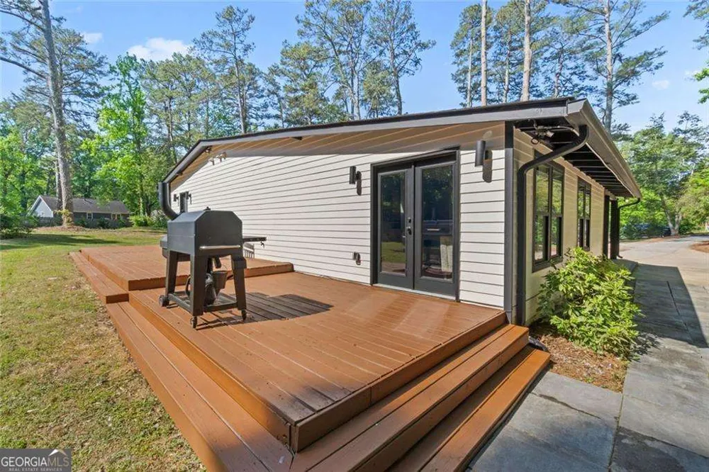 2061 Shady LN Tucker, GA 30084