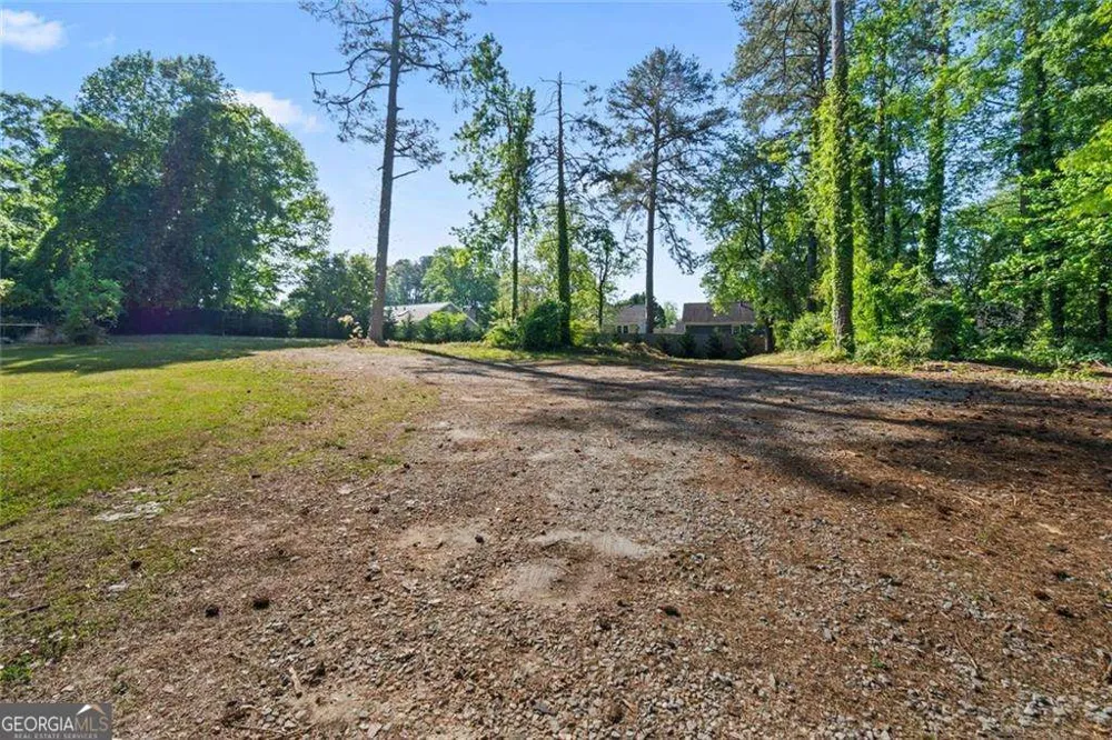2061 Shady LN Tucker, GA 30084