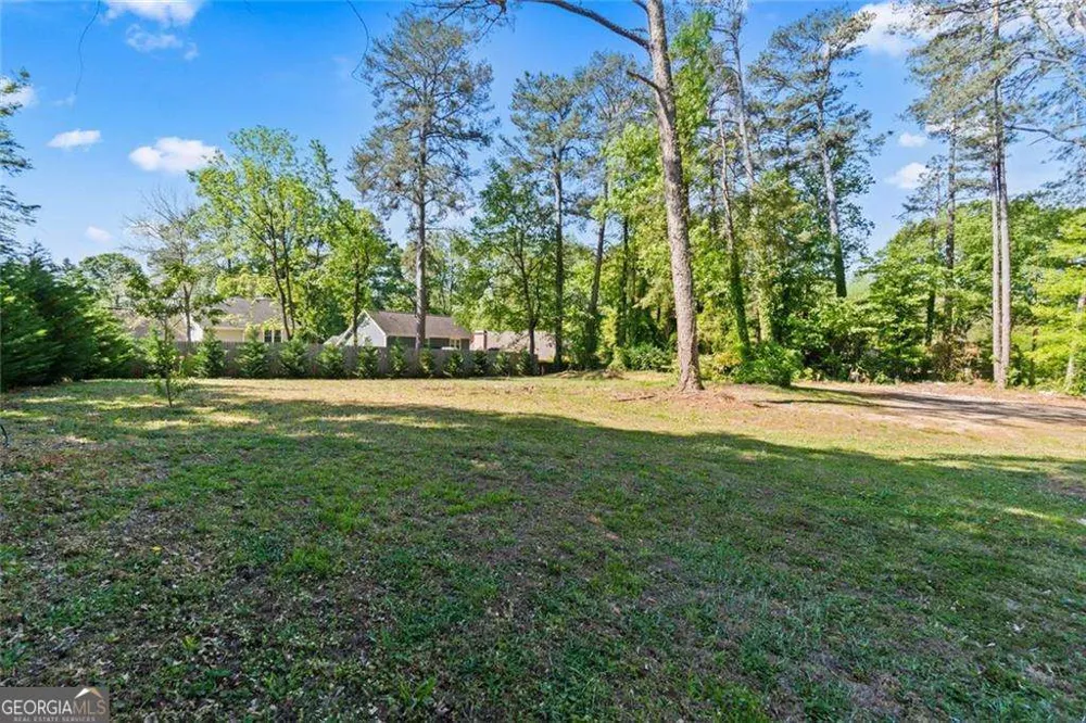 2061 Shady LN Tucker, GA 30084