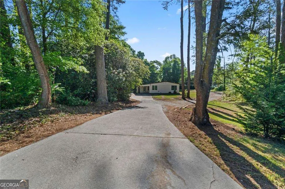 2061 Shady LN Tucker, GA 30084