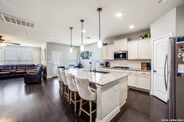 1611 AFTERLIGHT DR San Antonio, TX 78245
