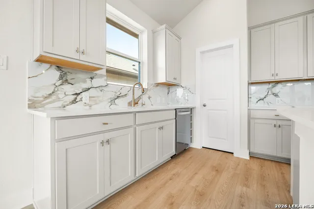 283 Red Arrow San Antonio, TX 78253