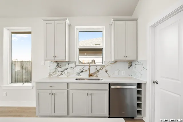 283 Red Arrow San Antonio, TX 78253