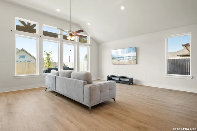 283 Red Arrow San Antonio, TX 78253