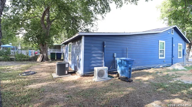 2735 PECAN VALLEY DR San Antonio, TX 78210