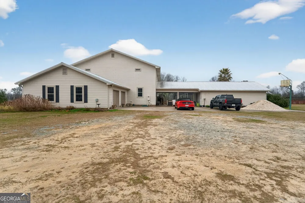 2368 Ogeechee RD Sylvania, GA 30467