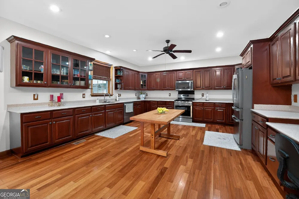 2368 Ogeechee RD Sylvania, GA 30467