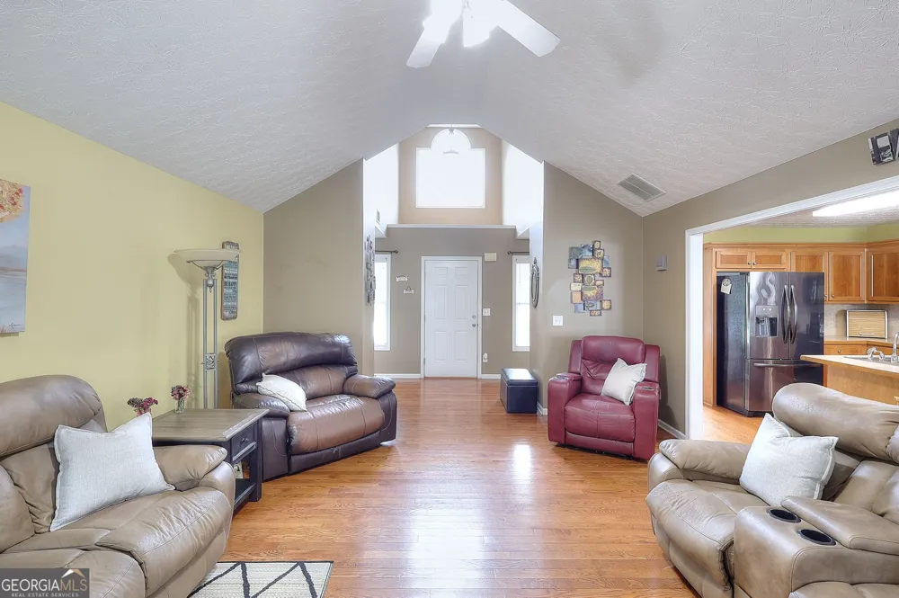 1106 Caroline CT Loganville, GA 30052