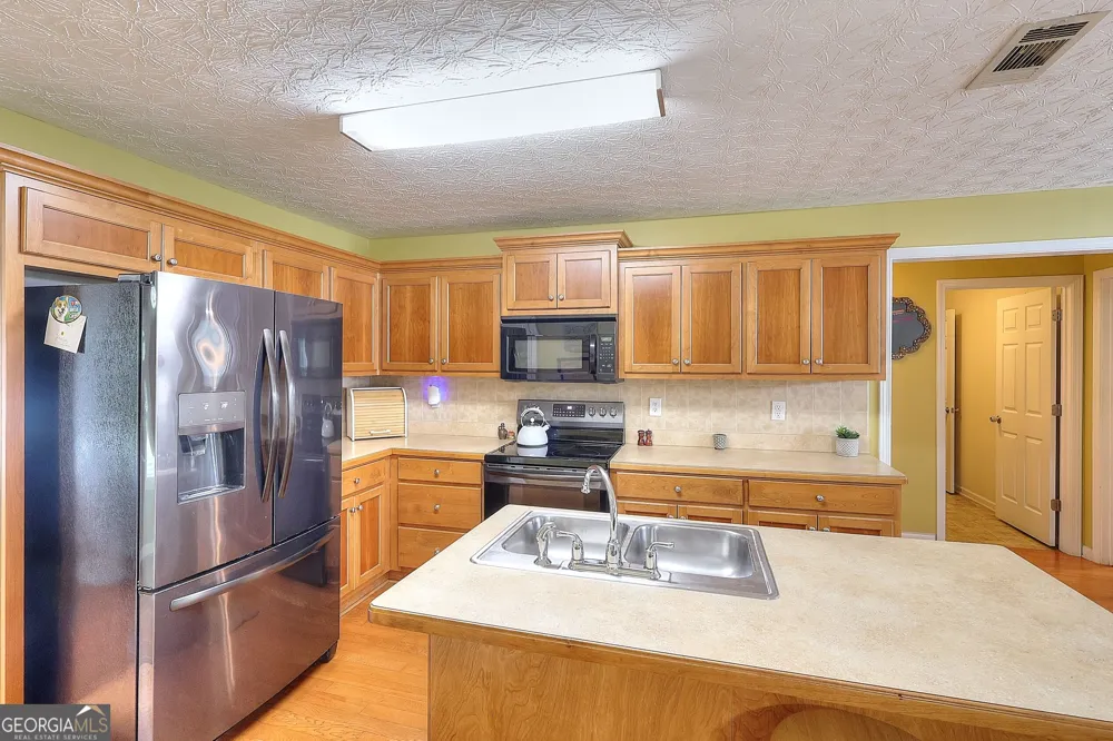 1106 Caroline CT Loganville, GA 30052