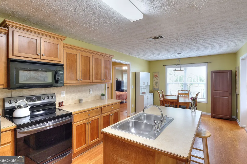 1106 Caroline CT Loganville, GA 30052