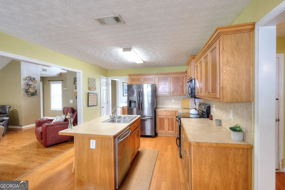 1106 Caroline CT Loganville, GA 30052