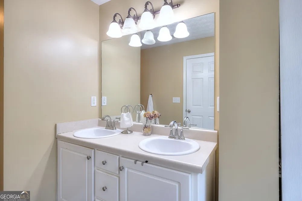 1106 Caroline CT Loganville, GA 30052