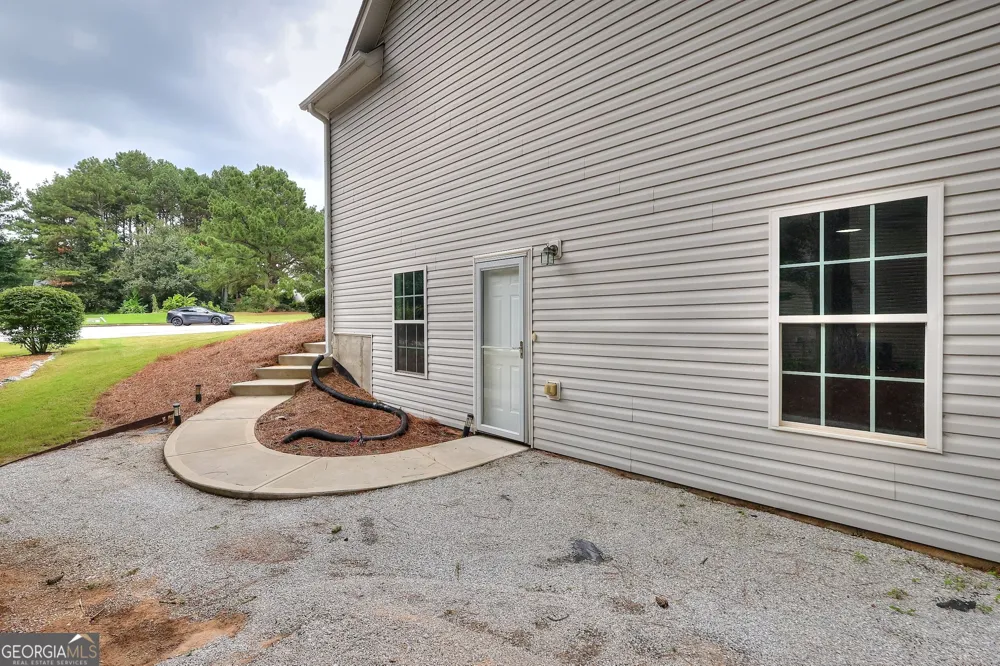 1106 Caroline CT Loganville, GA 30052