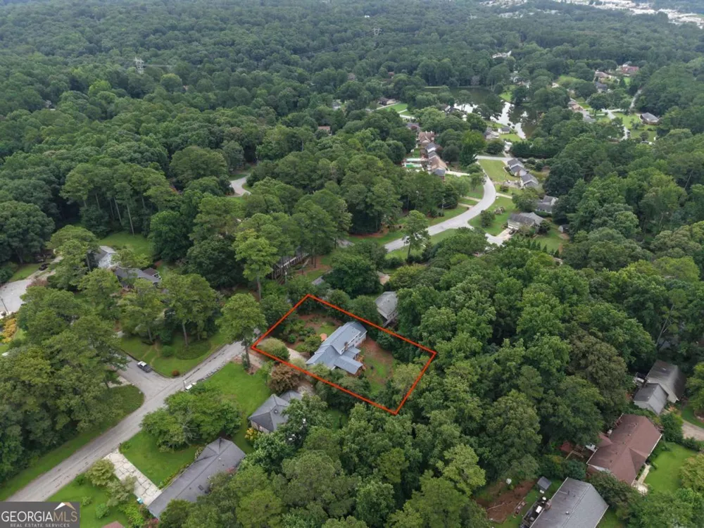 1599 Rangewood DR SW Lilburn, GA 30047