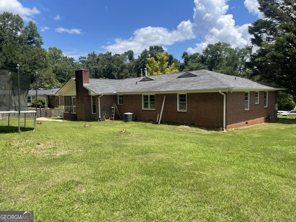 103 Crestview Valley, AL 36854