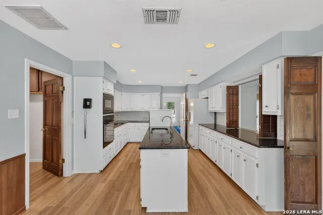 84 Granburg Circle San Antonio, TX 78218