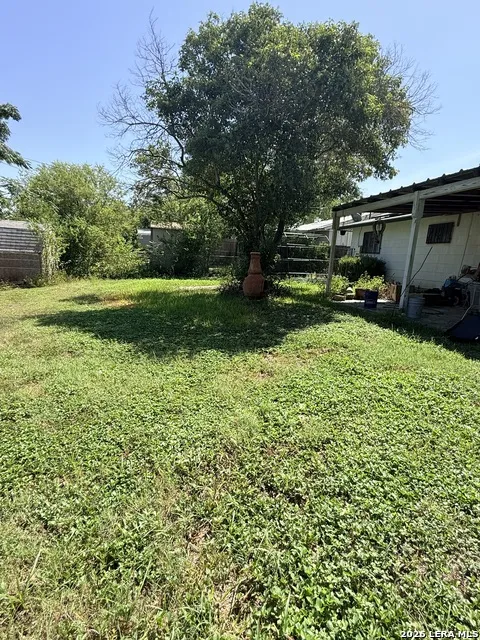 523 SOLAR DR San Antonio, TX 78227