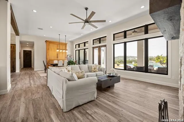 305 Big Sky Ct Blanco, TX 78606