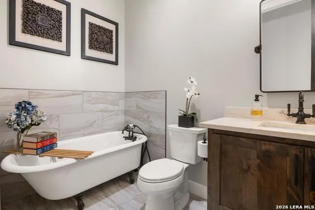 305 Big Sky Ct Blanco, TX 78606