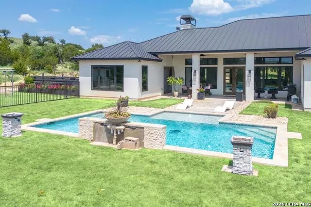305 Big Sky Ct Blanco, TX 78606