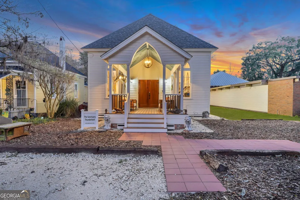2716 Mechanics AVE Thunderbolt, GA 31404