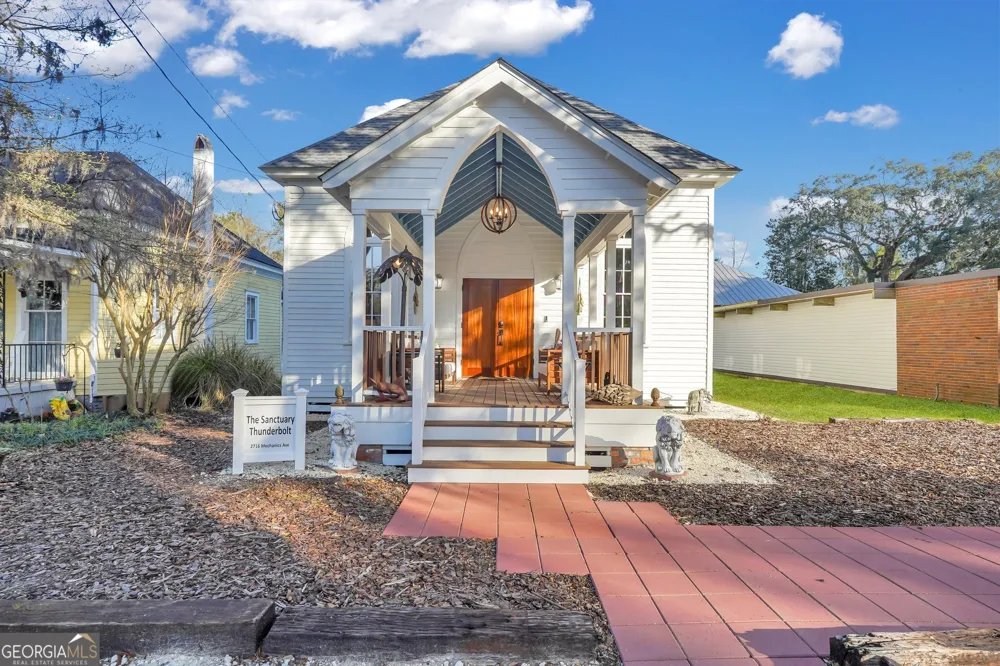 2716 Mechanics AVE Thunderbolt, GA 31404