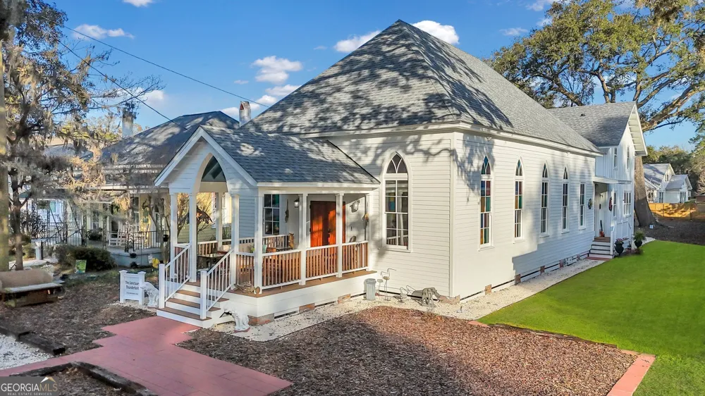 2716 Mechanics AVE Thunderbolt, GA 31404