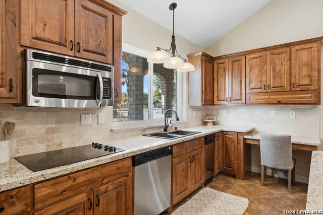 103 The Oak Del Rio, TX 78840