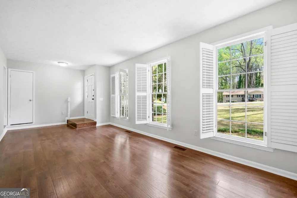 155 King David DR Lilburn, GA 30047
